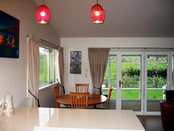 Miranda Orchard Cottage image 14