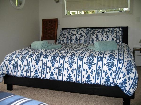 Miranda Orchard Cottage image 15