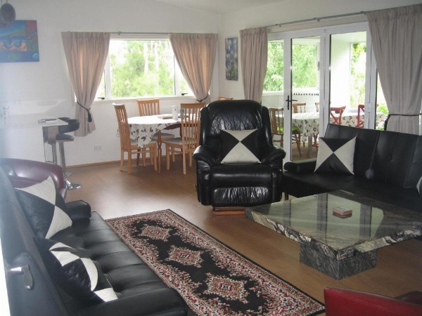 Miranda Orchard Cottage image 21