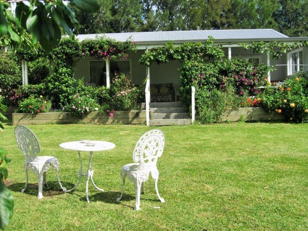 Miranda Orchard Cottage image 26