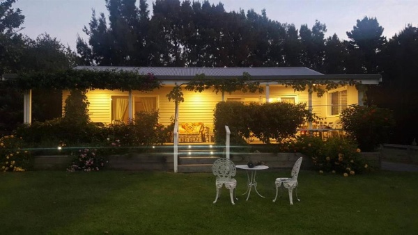 Miranda Orchard Cottage image 28